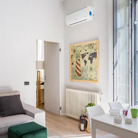 Lovely & Modern In China Town Area - Via Rosmini Διαμέρισμα *